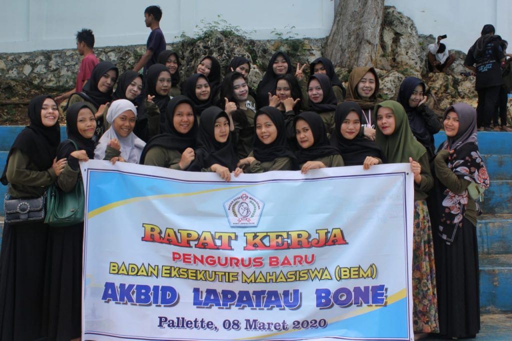 Rapat Kerja BEM Akbid Lapatau Bone